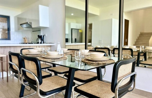 La Ceiba Apartment | ALL NEW Modern Loft with Dreamy Ocean View