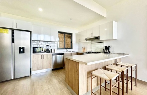 La Ceiba Apartment | ALL NEW Modern Loft with Dreamy Ocean View