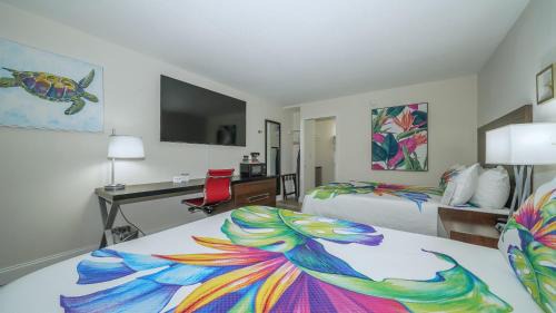 Trailer Estates Apartment | All-New, Private, Huge TV, Heated Pool, Tiki Bar