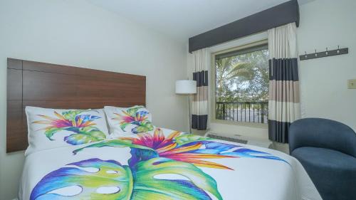 Trailer Estates Apartment | All-New, Private, Huge TV, Heated Pool, Tiki Bar
