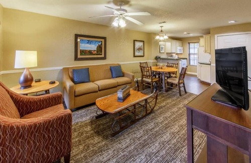South Lee Hotel | All Season Escape | Four 2BR Rooms, Pools, Movie Nights & Game Room Galore