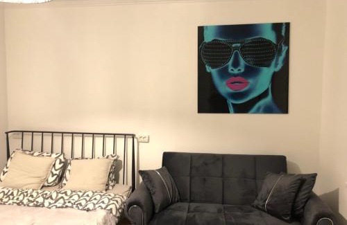 Kesklinn Apartment | Ally's Urban Cozy Studio Juhkentali 42 Tallinn near city centre airport next to bus station