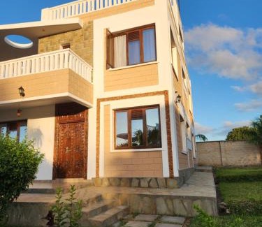 Galu Villa | Almond Ridge diani villa 2