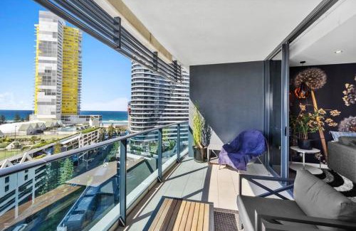 Broadbeach Apartment | 'Aloft at Oracle' A Stunning Beachside Resort