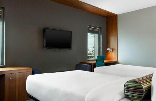 Custom House Hotel | Aloft London Excel