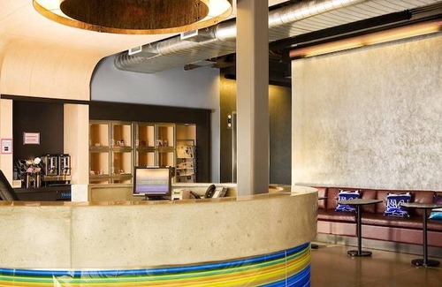Mount Laurel Hotel | Aloft Mount Laurel