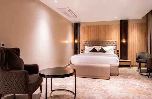 Sidhpur Hotel | Alpine hotel and villas