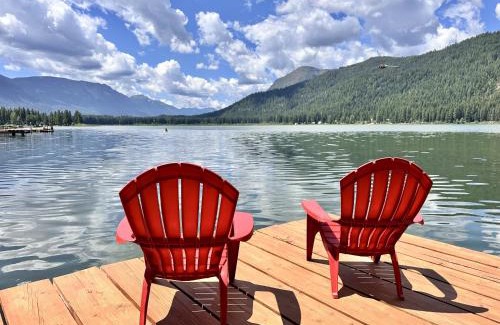 Leavenworth House | Alpine Lake Escape on Fish Lake by NW Comfy Cabins