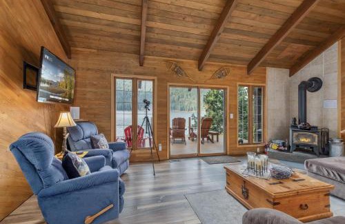 Leavenworth House | Alpine Lake Escape on Fish Lake by NW Comfy Cabins