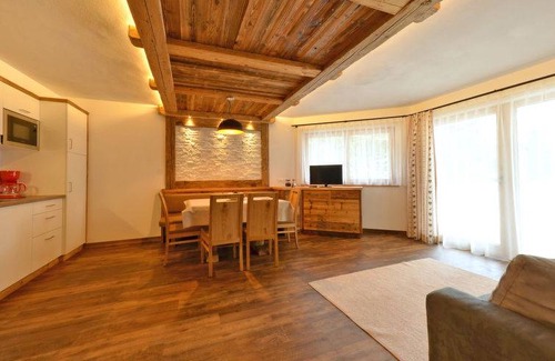 Mareo Apartment | Alpine Mountain Chalet (HK431F2)