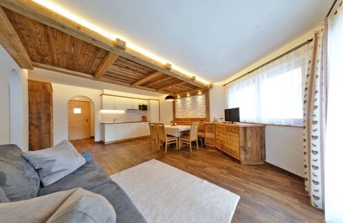Mareo Apartment | Alpine Mountain Chalet (HK431F2)