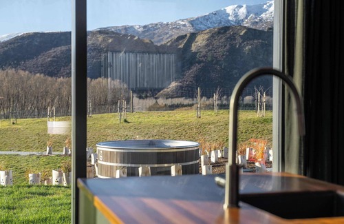 Arrowtown House | Alpine Solitude | Spa Pool