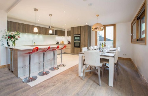 Morzine Apartment | ALTAKA 4 in Morzine with 4 bedrooms and 3 bathrooms