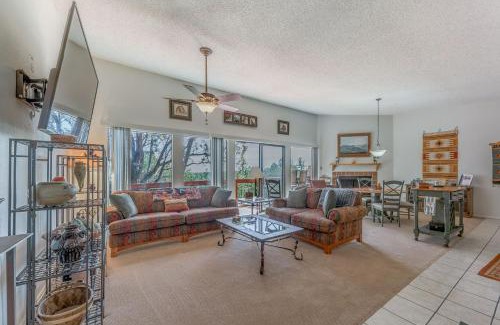 Alto House | Alto Townhome with Deck Near Ski Apache!