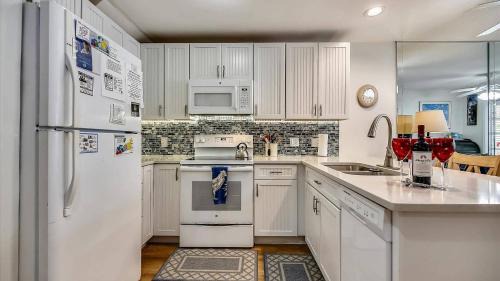 Truman Annex House | Always Your Paradise by AvantStay Shared Pool Near Zachary Beach Week Long Stays Only