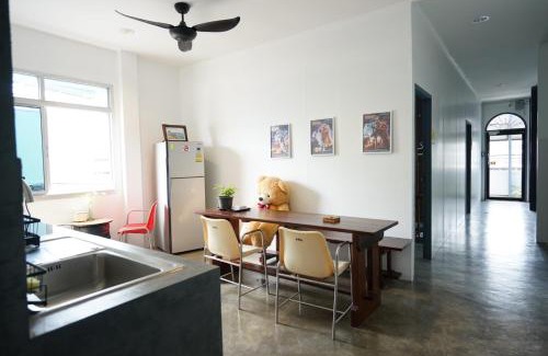 Cherngtalay Hostel | Amahostel