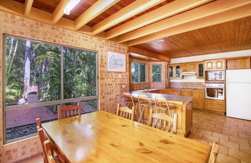 Rainbow Beach House | Amaroo Rainbow Shores