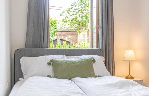 Wahring Apartment | Amazing 1BR Apt, next to AKH Building for Everyone