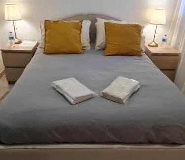Ra'ananna Apartment | Amazing Apartment in Raanana up to 5 Guests - & Swimming pool - Jacuzzi & Gym