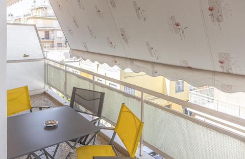 Ampelokipoi Apartment | Amazing apartment near metro Station!
