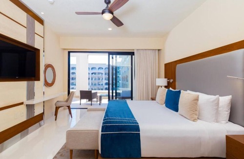 Santa Rosa Resort | Amazing Beach Front Ocean View Suite!