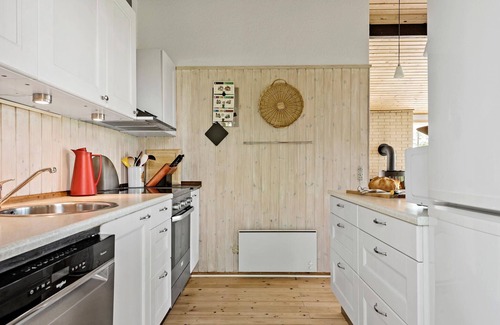 Øer Strand House | Amazing home in Ebeltoft with sauna