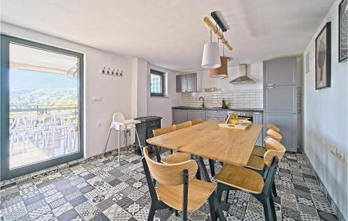 Jastrebarsko House | Amazing Home In Ivancici With Wifi