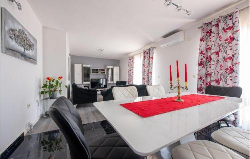 Kastel Sucurac House | Amazing Home In Kastel Sucurac