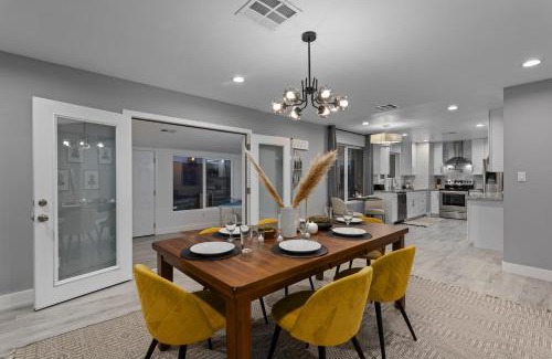 Melrose Paradise House | Amazing Home! With Free Large Private Heated Pool
