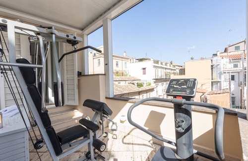 Rione III Colonna Apartment | Amazing Piazza Venezia with Jacuzzi and terracesn