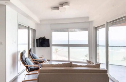 Bat Yam Apartment | Amazing Sea View 3 BR APT Iconic Tower