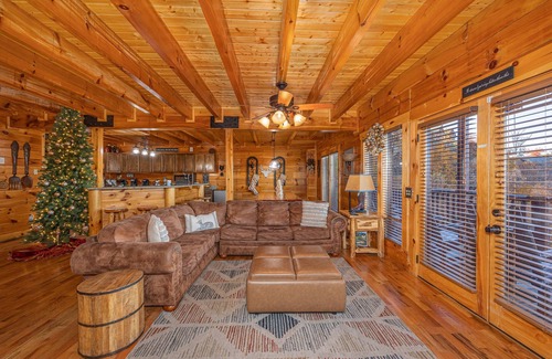 Pigeon Forge Cabin | Amazing View! 7 Bedrooms, Hot Tub, Arcade Games.