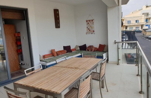 Għadira Apartment | Amazing view of Ghadira Mellieha bay