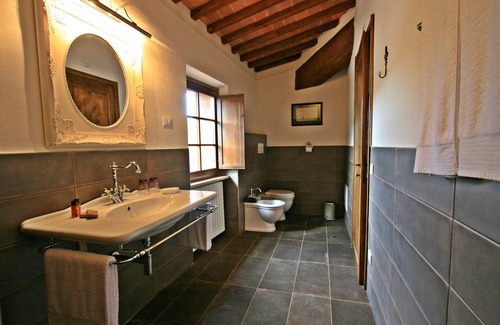 Radicondoli Villa | Amazing Villa in Tuscany up to 25 People / 12 Bedrooms - 12 Bathrooms