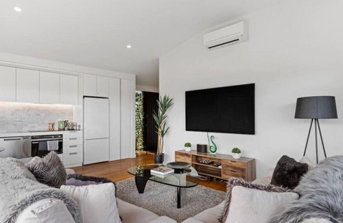 Auckland Cottage | Amazing Western Springs position