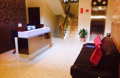 DLF Phase 3 House | Amazone holidays Guest house