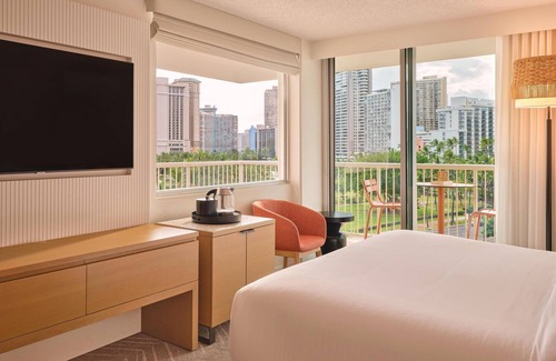 Waikiki Hotel | Ambassador Hotel of Waikiki, Tapestry Collection by Hilton