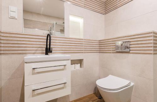 Solina Apartment | Amber