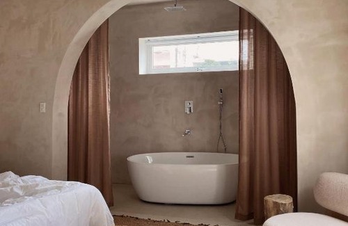 Tuy Hoa Hotel | AMBERGRIS