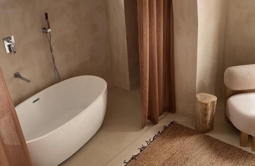 Tuy Hoa Hotel | AMBERGRIS