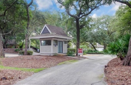 Fernandina Beach Condo | Amelia Landings Condo, Easy Access to the Pool and Short Walk to the Beach by RedAwning