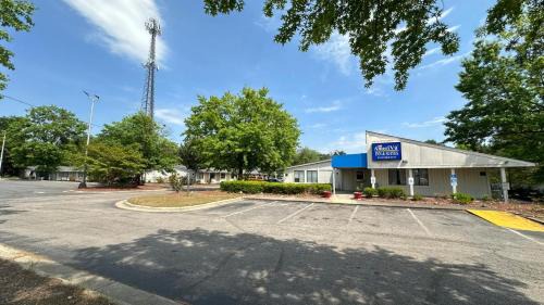 Southern Pines Hotel | AmeriVu Inn & Suites-Extended stay Aberdeen