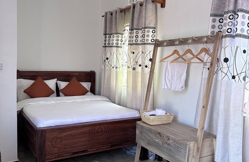 Karatu Bed & Breakfast | AMORA HOMESTAY