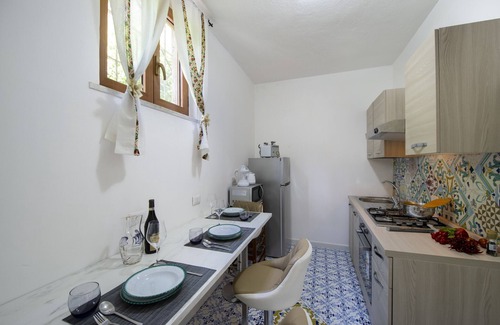 Liparlati Ski Chalet | AMORE RENTALS - Barbera House A with Sea View and Air Conditioning