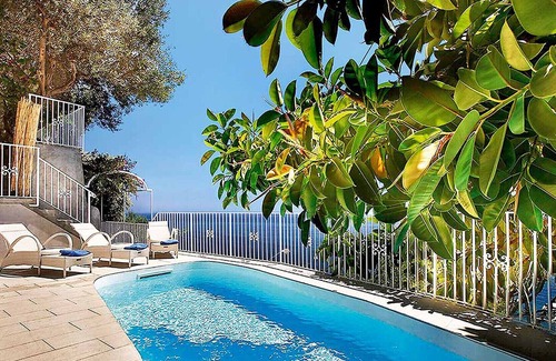 Arienzo Villa | AMORE RENTALS - Villa Le Sirene 1 with Private Pool and Sea View