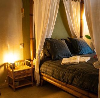 Cour-Cheverny Apartment | Amoureux Suite romantique Spa privé Cinta Bali châteaux de la Loire