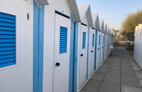 Viareggio House | Ampio Chalet Posto All'interno Dello Stabilimento Balneare Bagno Avvenire
