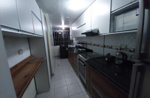 San Miguel Apartment | Amplio Departamento amoblado, Condominio Parques de la Huaca - San Miguel