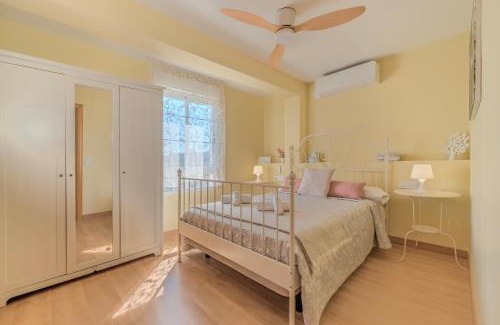 Venecia Apartment | Amplio piso de 100m2 con 3 hab, wifi rápido, AC