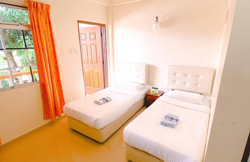 Lubok Buaya Hotel | Amzar Motel Cenang